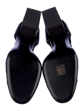 Chanel 2024 Interlocking CC Logo D'Orsay Pumps