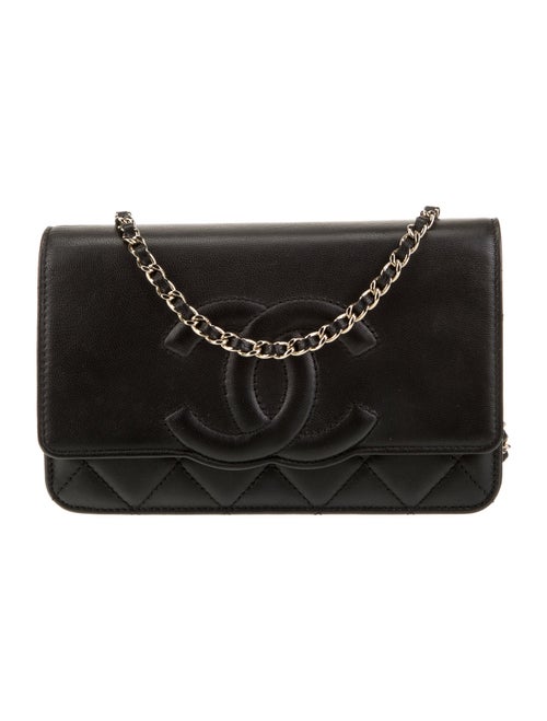 Chanel Quilted CC Wallet On Chain