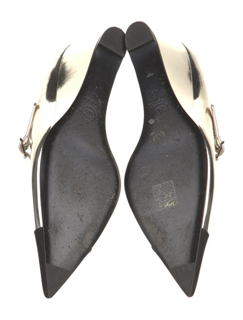 Chanel Interlocking CC Logo Patent Leather Pumps