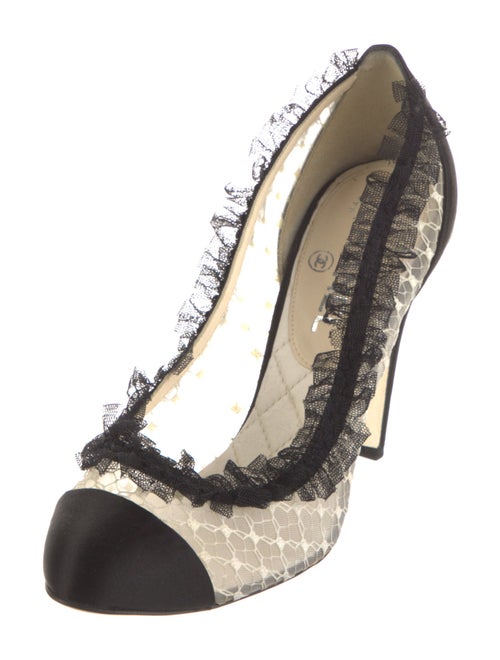 Chanel Interlocking CC Logo Lace Pumps