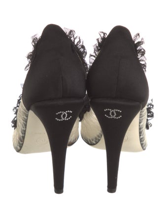 Chanel Interlocking CC Logo Lace Pumps