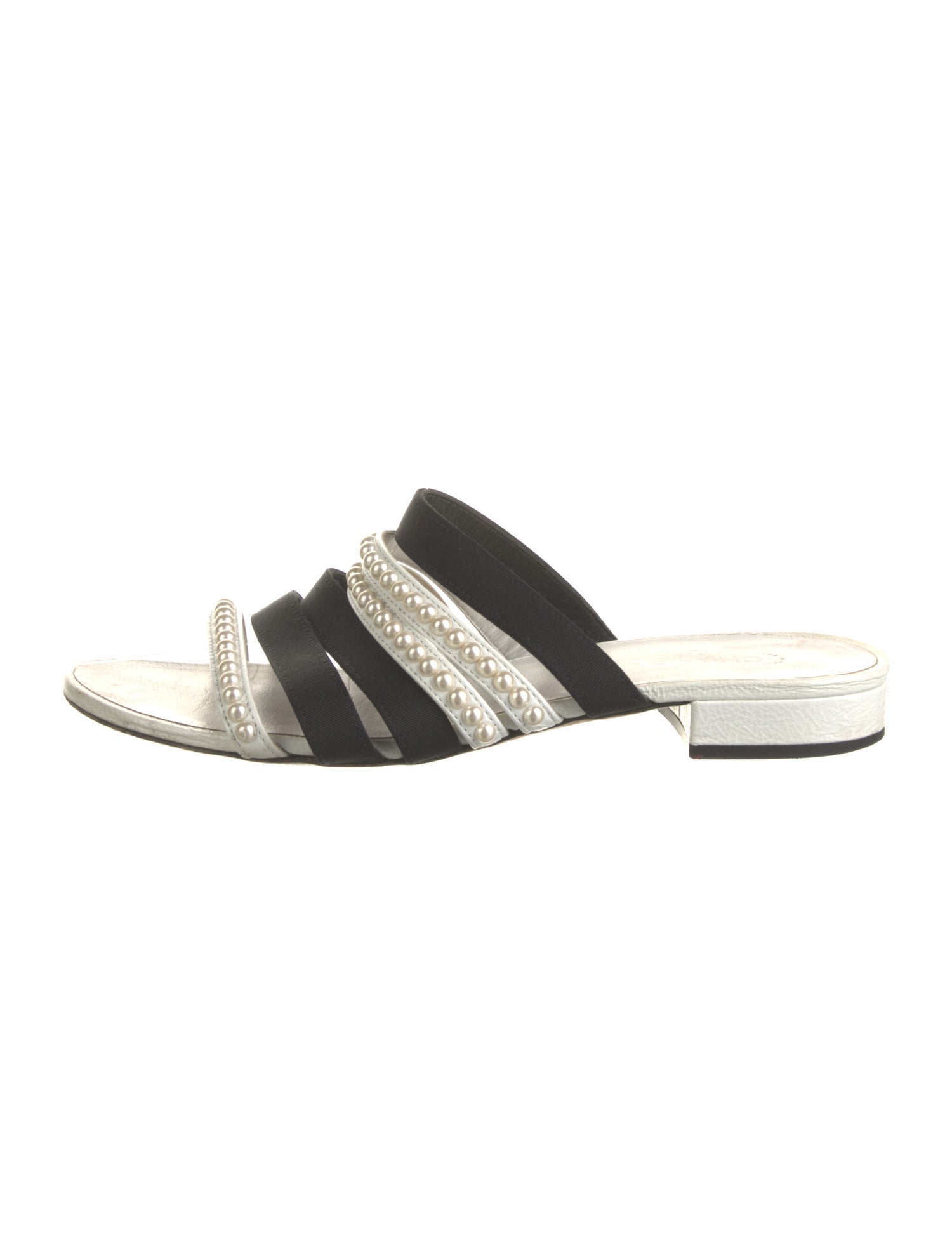 Chanel Interlocking CC Logo Patent Leather Slides