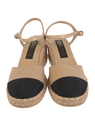 Chanel 2023 Interlocking CC Logo Slingback Pumps