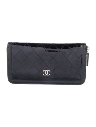 Chanel 2014-2015 Interlocking CC Logo Trifold Wallet