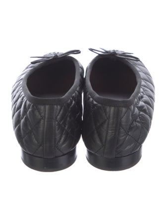 Chanel Interlocking CC Logo Leather Ballet Flats