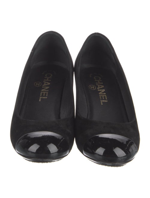 Chanel Interlocking CC Logo Suede Pumps