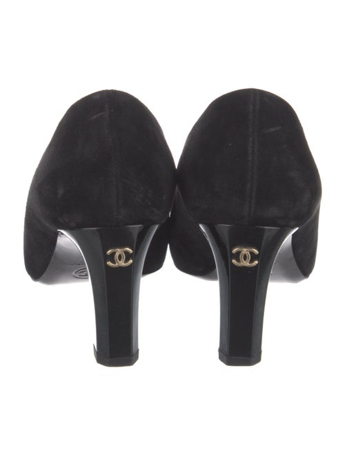 Chanel Interlocking CC Logo Suede Pumps