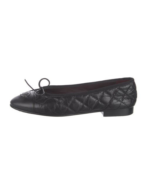 Chanel Interlocking CC Logo Leather Flats