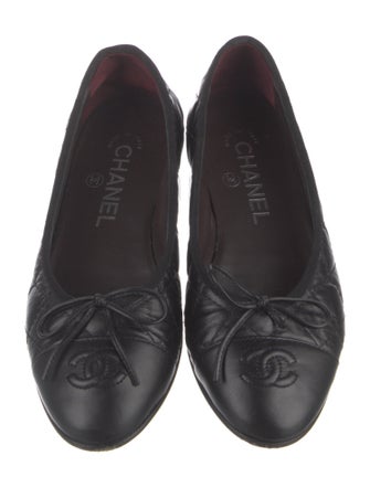 Chanel Interlocking CC Logo Leather Flats