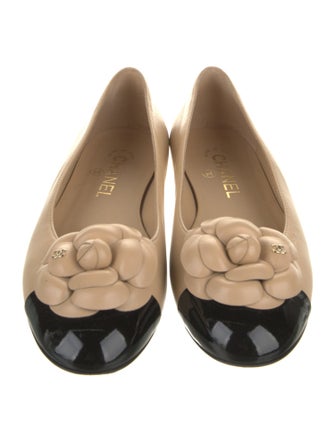 Chanel Interlocking CC Logo Leather Flats