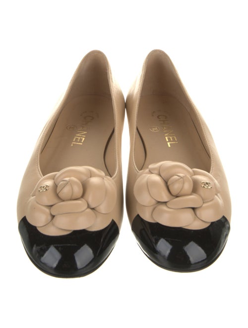 Chanel Interlocking CC Logo Leather Flats