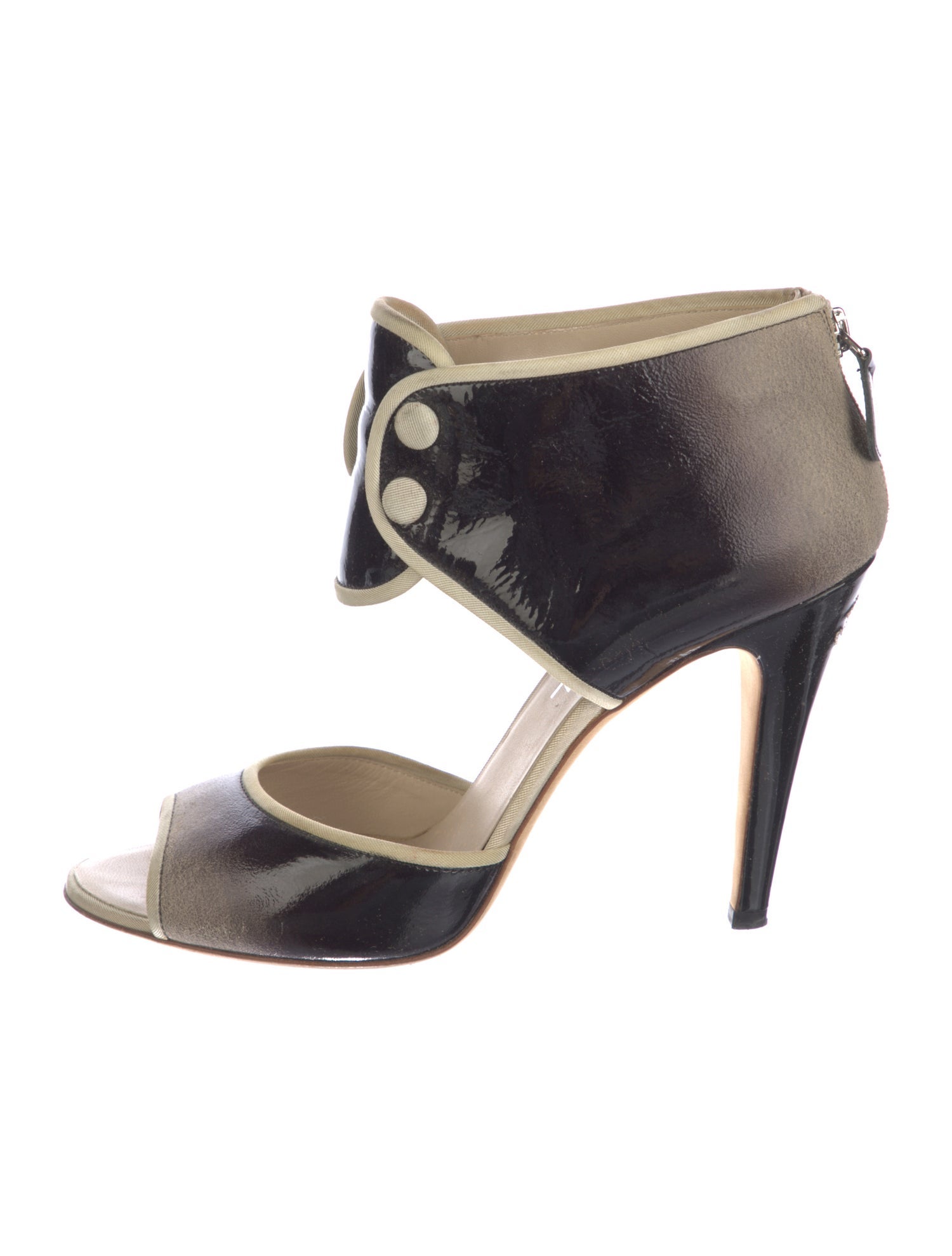 Chanel Interlocking CC Logo Patent Leather D'Orsay Pumps