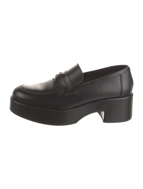 Chanel Interlocking CC Logo Leather Pumps