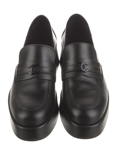 Chanel Interlocking CC Logo Leather Pumps