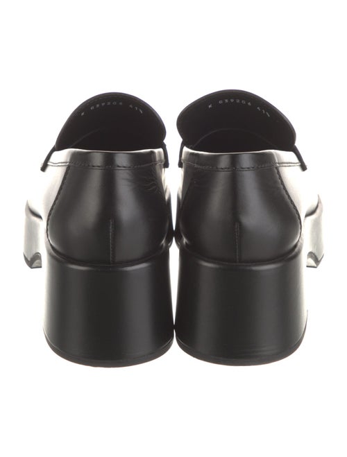 Chanel Interlocking CC Logo Leather Pumps