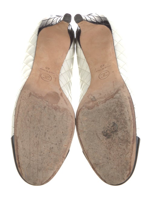 Chanel Interlocking CC Logo Leather Slingback Pumps