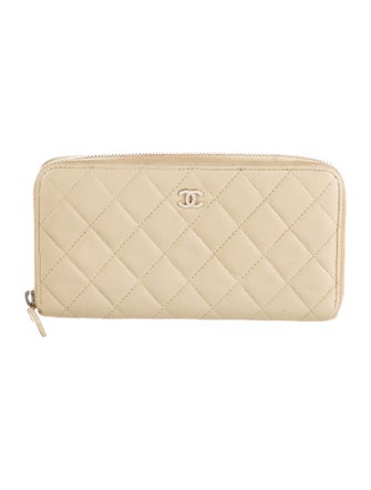 Chanel 2011-2012 Interlocking CC Logo Continental Wallet