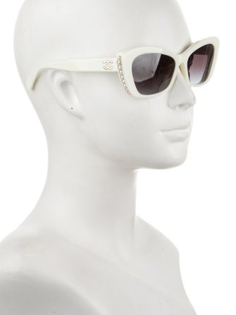 Chanel Interlocking CC Logo Cat-Eye Sunglasses