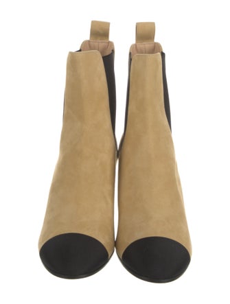 Chanel 2022 Interlocking CC Logo Chelsea Boots