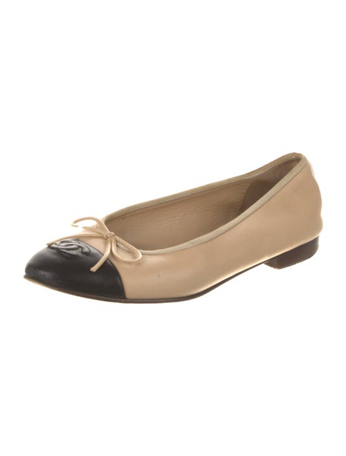 Chanel Interlocking CC Logo Leather Ballet Flats
