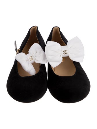 Chanel 2024 Interlocking CC Logo Mary Jane Flats