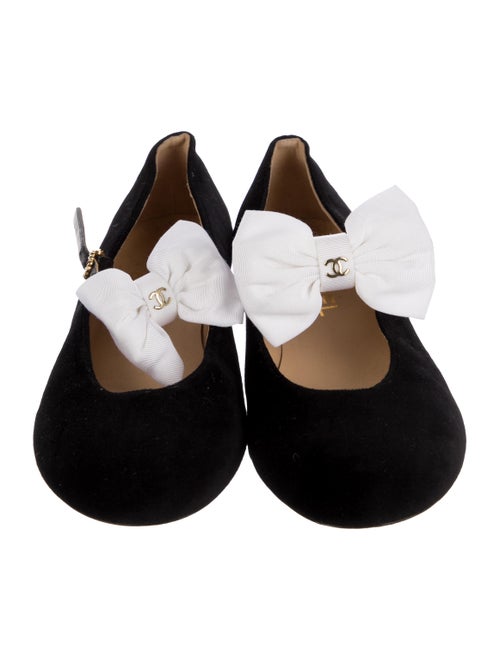 Chanel 2024 Interlocking CC Logo Mary Jane Flats