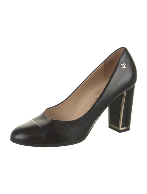Chanel Interlocking CC Logo Leather Pumps