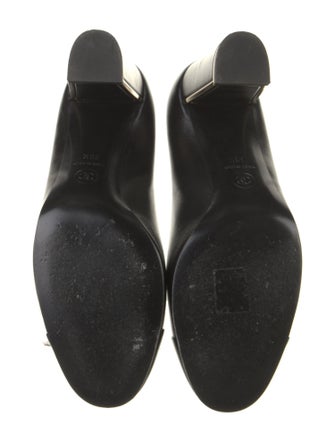 Chanel Interlocking CC Logo Leather Pumps