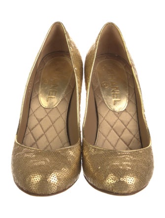 Chanel Interlocking CC Logo Sequins Pumps