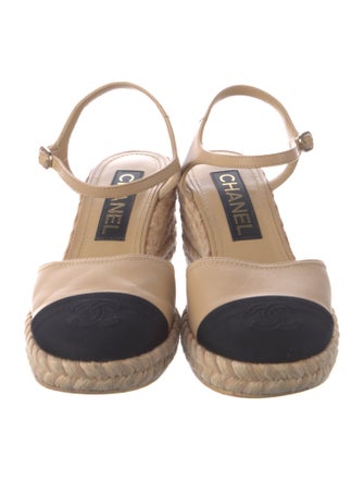 Chanel Interlocking CC Logo Leather Slingback Pumps