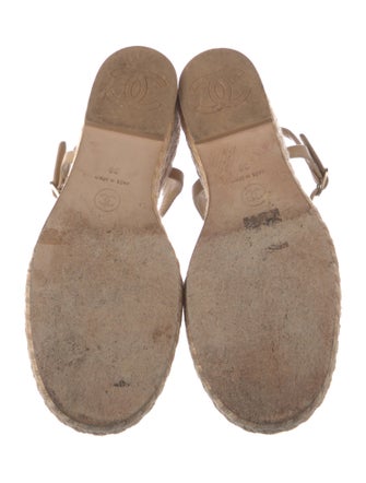 Chanel Interlocking CC Logo Leather Slingback Pumps