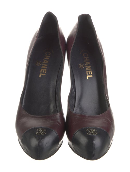 Chanel Interlocking CC Logo Leather Pumps