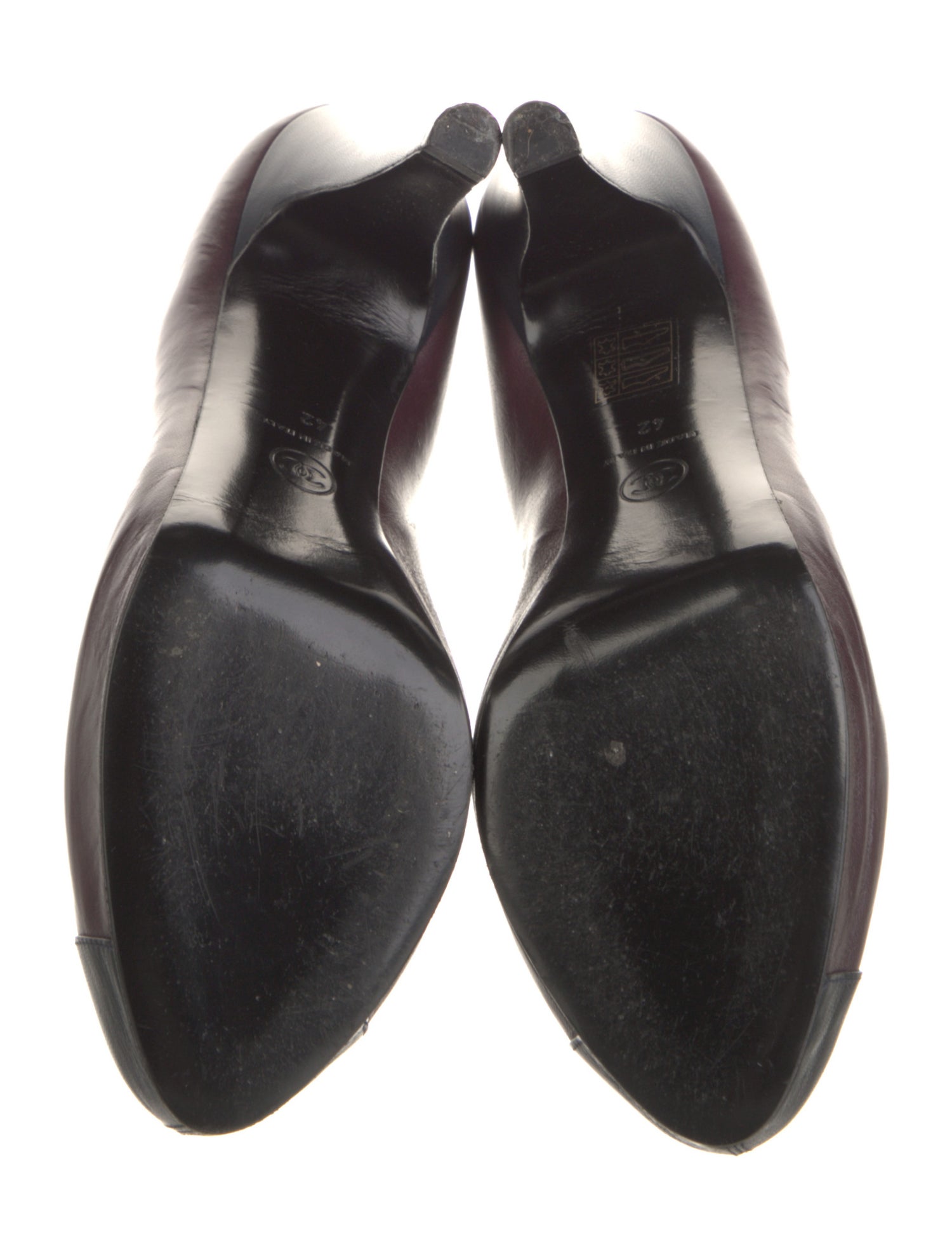 Interlocking CC Logo Leather Pumps