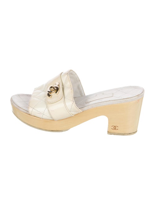 Chanel Interlocking CC Logo Patent Leather Slides