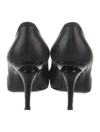 Chanel Interlocking CC Logo Leather Pumps