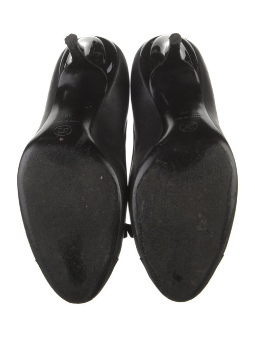 Chanel Interlocking CC Logo Leather Pumps