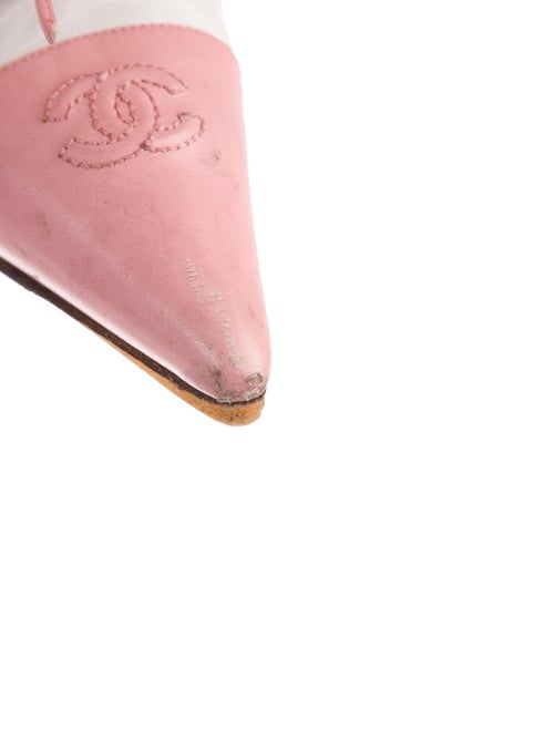 Chanel Interlocking CC Logo Leather Slingback Pumps