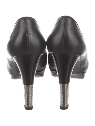 Chanel 2010 Interlocking CC Logo Pumps