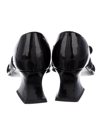 Chanel Interlocking CC Logo Patent Leather Sandals