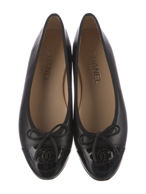 Chanel Interlocking CC Logo Leather Ballet Flats