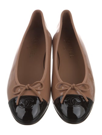 Chanel Interlocking CC Logo Patent Leather Ballet Flats