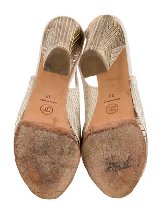 Chanel Interlocking CC Logo Slingback Pumps