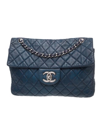 Chanel Classic Maxi Single Flap Bag