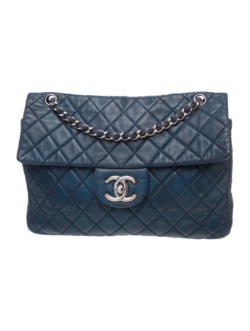 Chanel Classic Maxi Single Flap Bag
