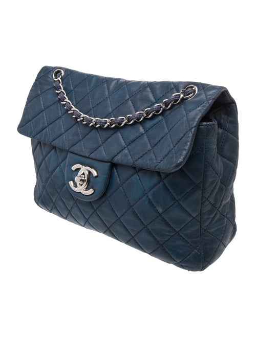 Chanel Classic Maxi Single Flap Bag