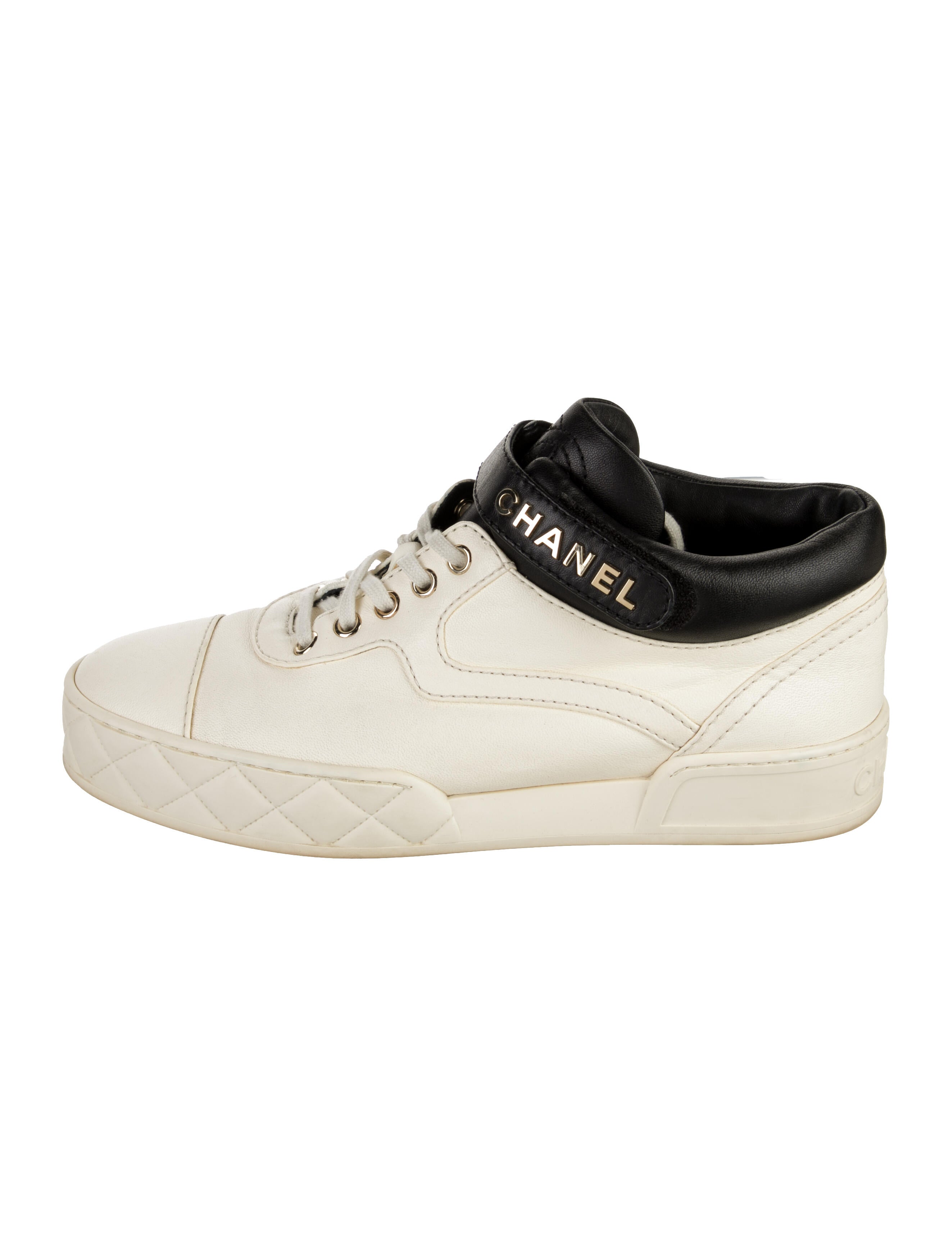 Chanel Interlocking CC Logo Leather Sneakers