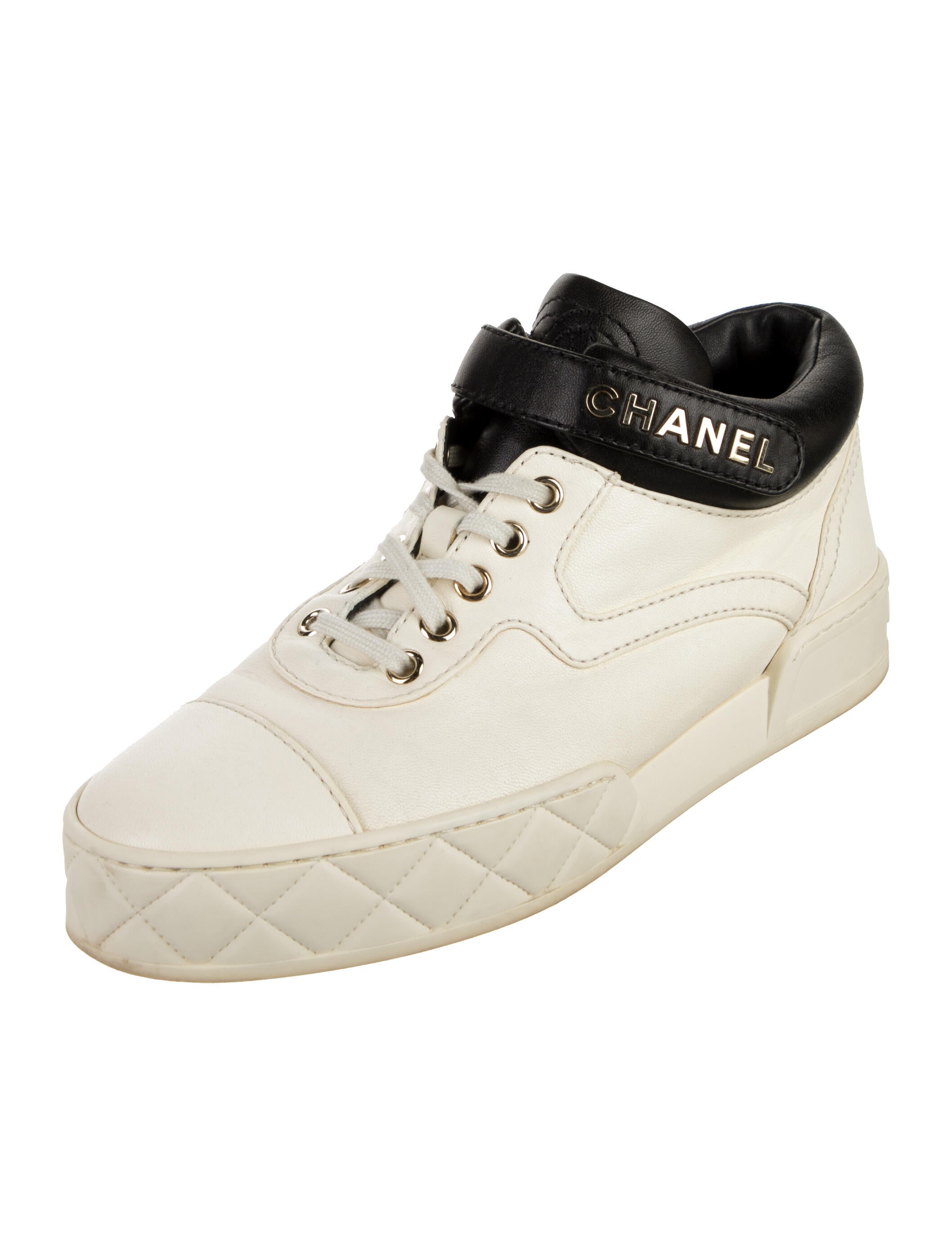 Chanel Interlocking CC Logo Leather Sneakers