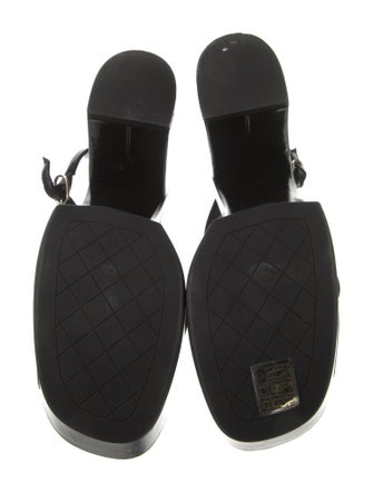 Chanel 2023 Interlocking CC Logo Slingback Sandals