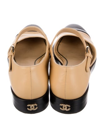 Chanel 2023 Interlocking CC Logo Slingback Pumps