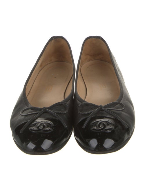 Chanel Interlocking CC Logo Leather Ballet Flats